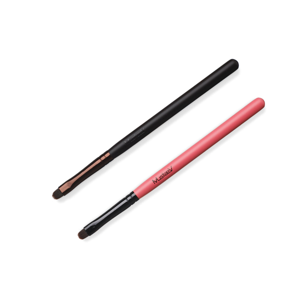 mustaevEasyGoEyelinerBrush-1